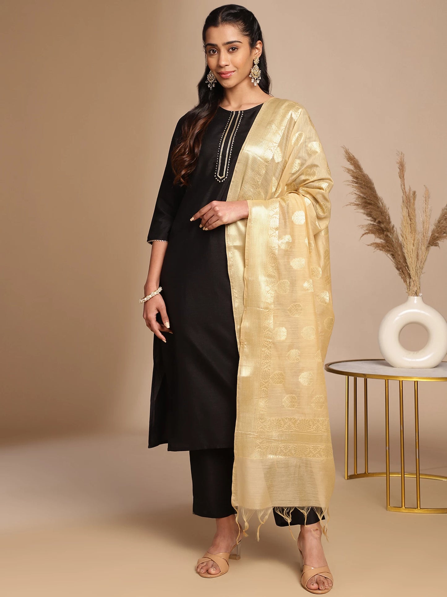 Women Crepe, Silk Blend Kurta Pant Dupatta Set