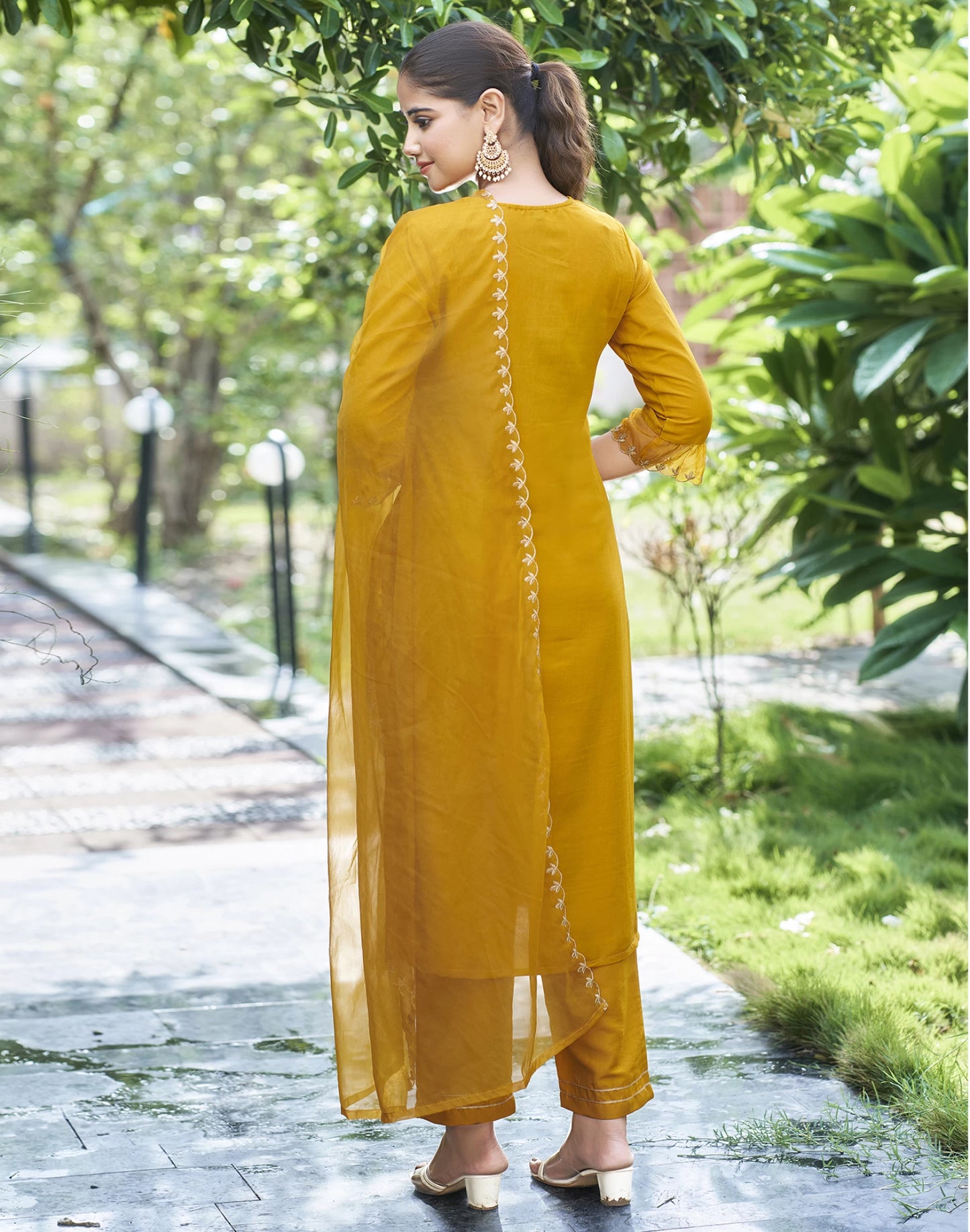 Women Cotton Blend Kurta Pant Dupatta Set