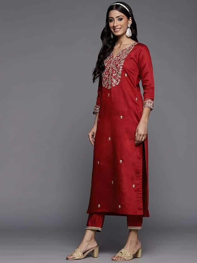 Women's Embroidered Straight Kurta With Pant & Dupatta Set