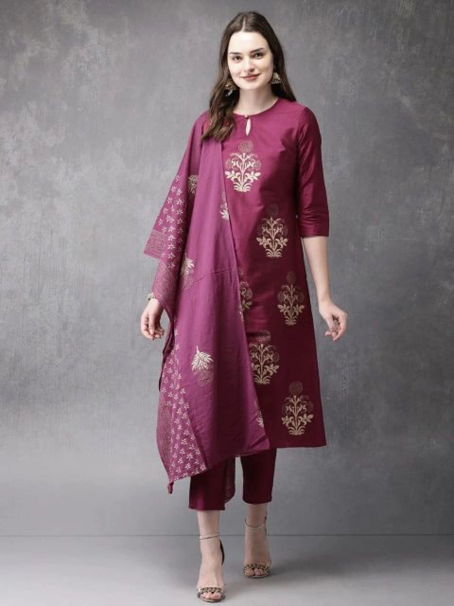 Women Cotton Blend Kurta Pant Dupatta Set