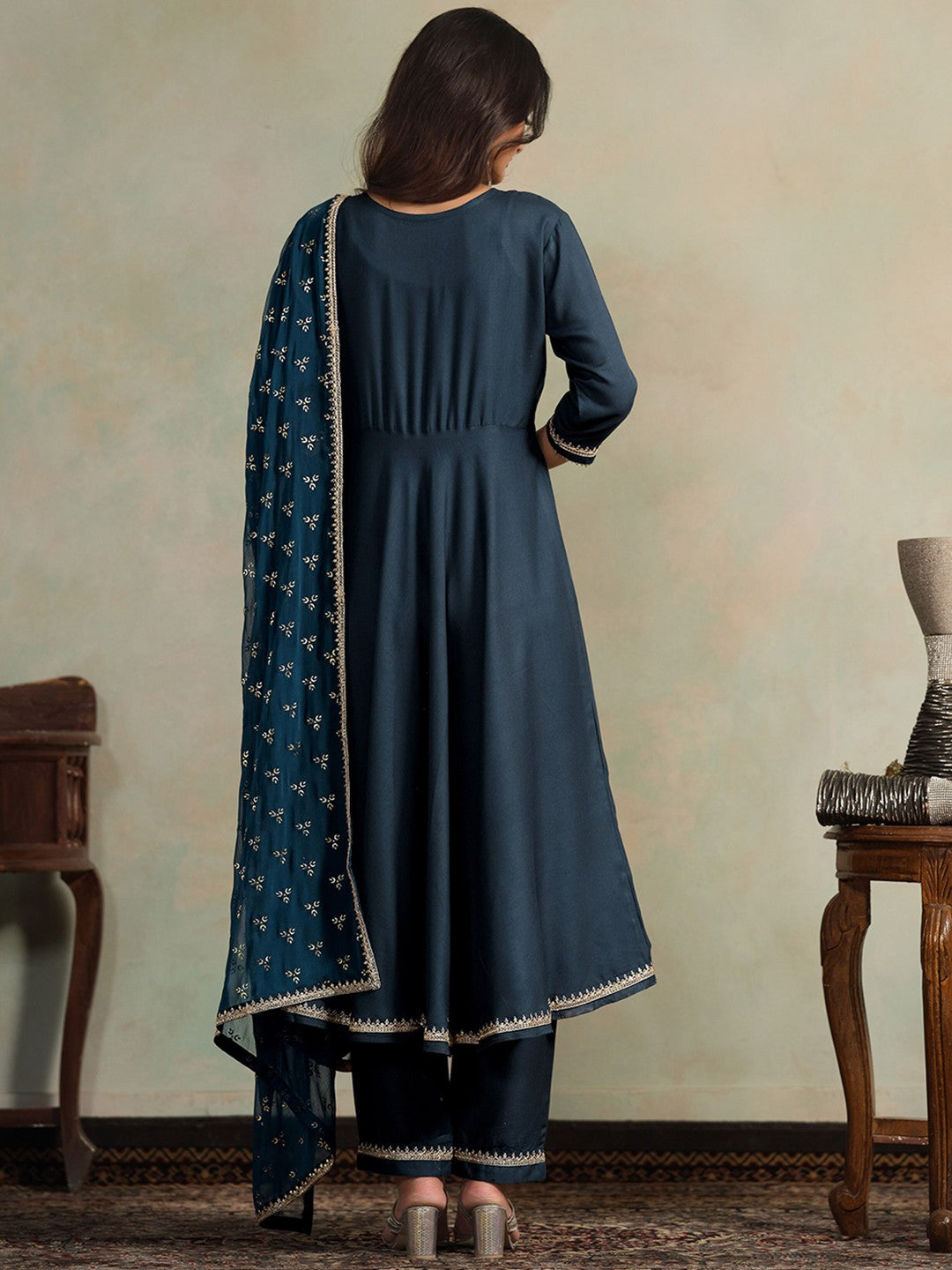 Ethnic Motifs Embroidered Thread Work Anarkali Kurta With Trousers & Dupatta