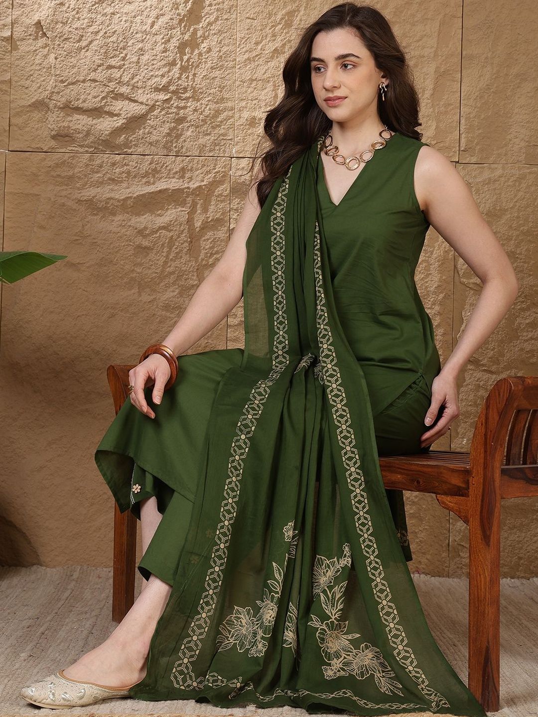 Women Ethnic Motifs Regular Thread Work Pure Cotton Kurta with Trousers & With Dupatta