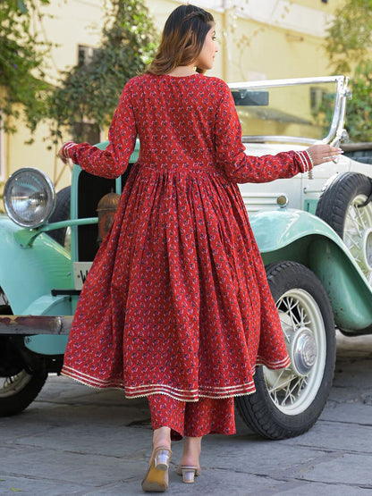 Women Red Pure Cotton Kurta Sets