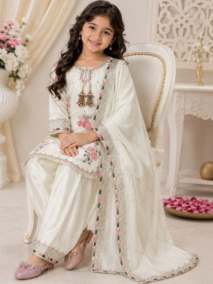 Girls Floral Embroidered Regular Sequinned Kurta with Patiala & With Dupatta