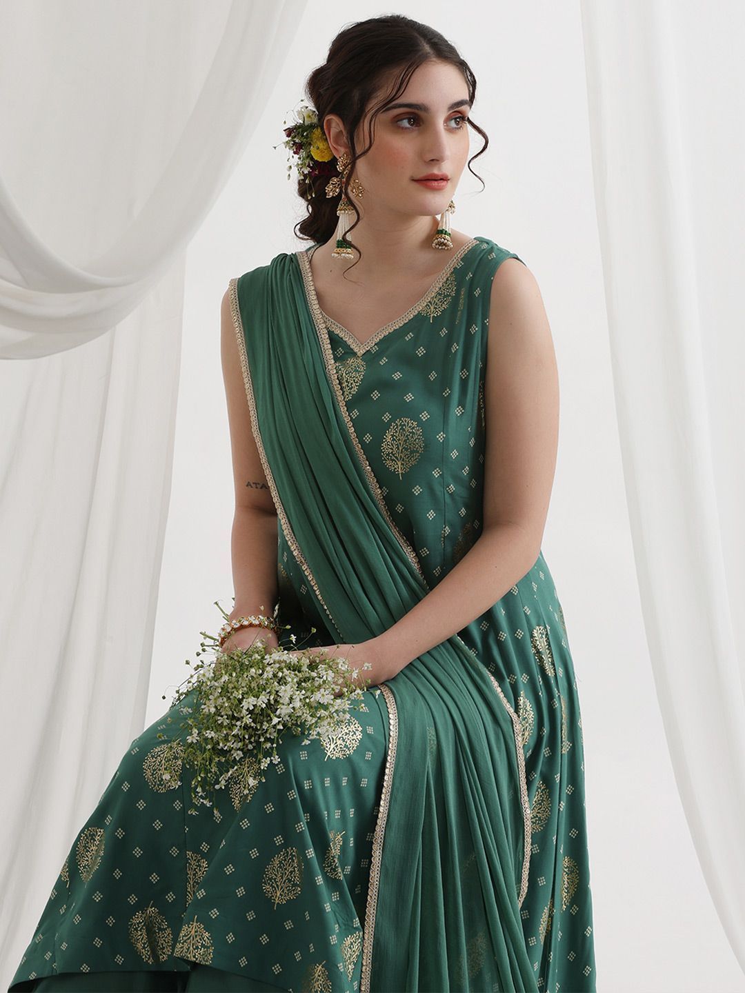 Floral Foil Printed Sweetheart Neck Kurta With Trousers & Dupatta