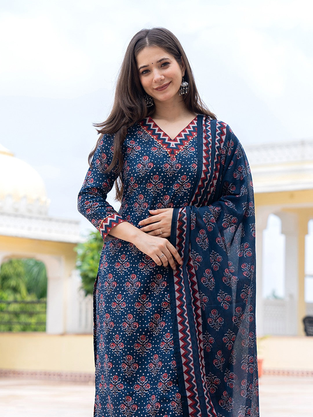 Floral Printed Straight Kurta With Trousers & Dupatta