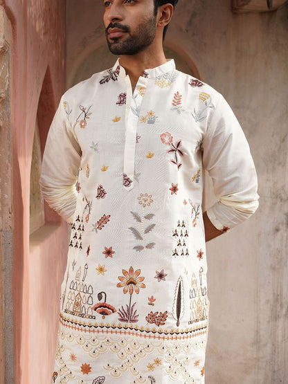 Men Floral Embroidered Mandarin Collar Straight Kurta