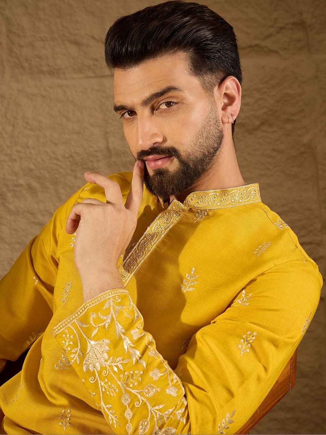 Men Embroidered Straight Kurta