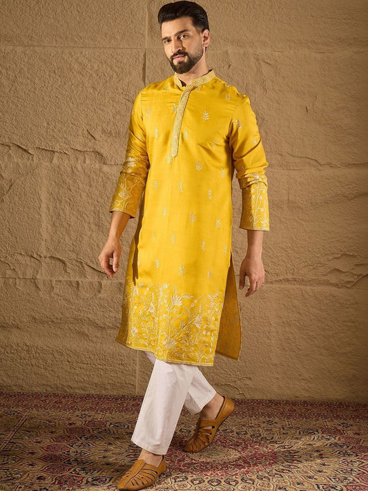 Men Embroidered Straight Kurta