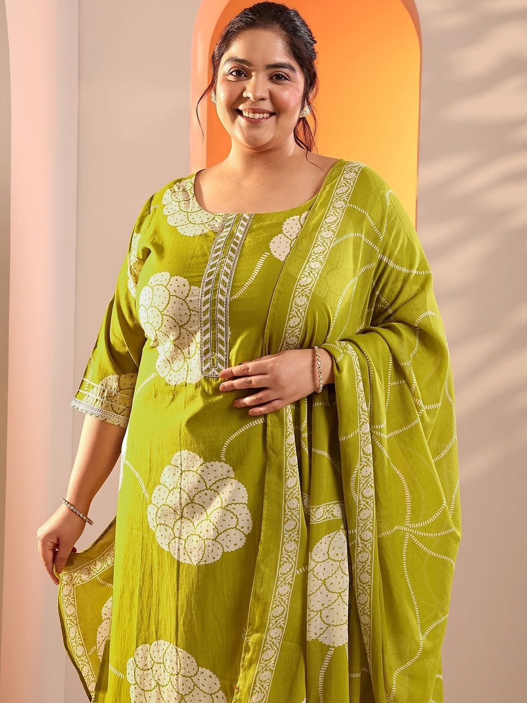 Women Ethnic Motifs Printed Plus Size Kurta with Trousers & Dupatta