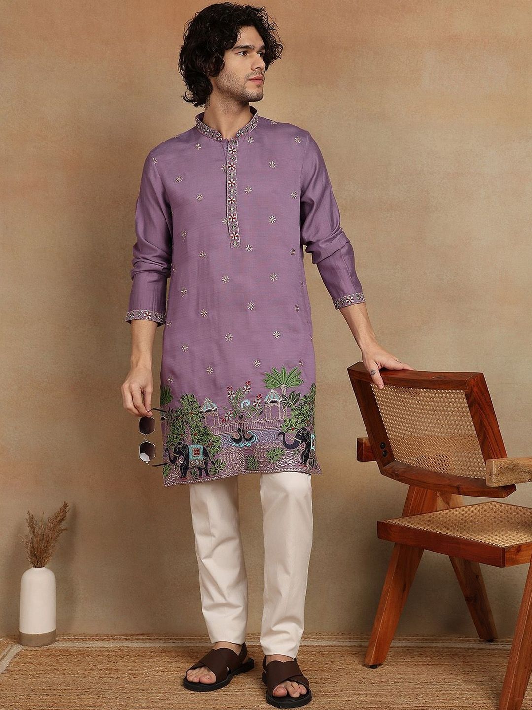 Men Embroidered Mandarin Collar Knee Length Straight Kurta
