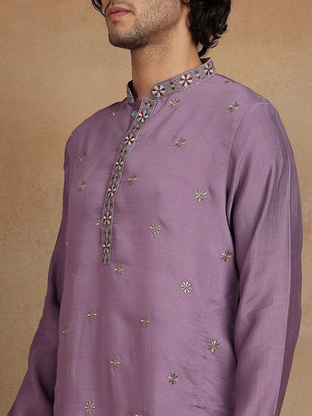 Men Embroidered Mandarin Collar Knee Length Straight Kurta