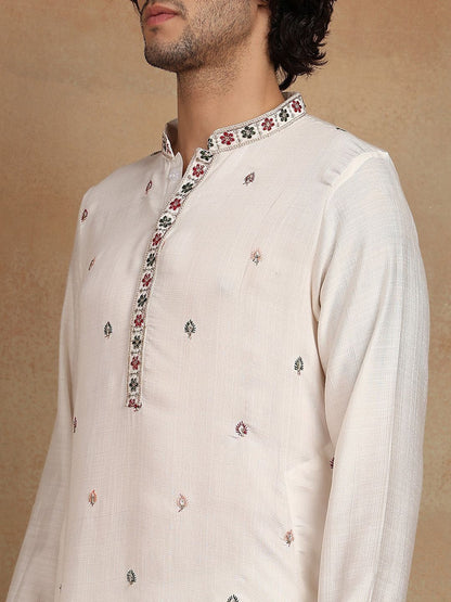 Embroidered Mandarin Collar Knee Length Straight Kurta