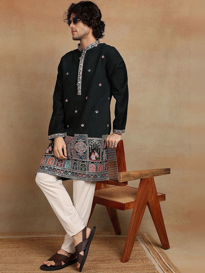 Men Embroidered Mandarin Collar Knee Length Straight Kurta
