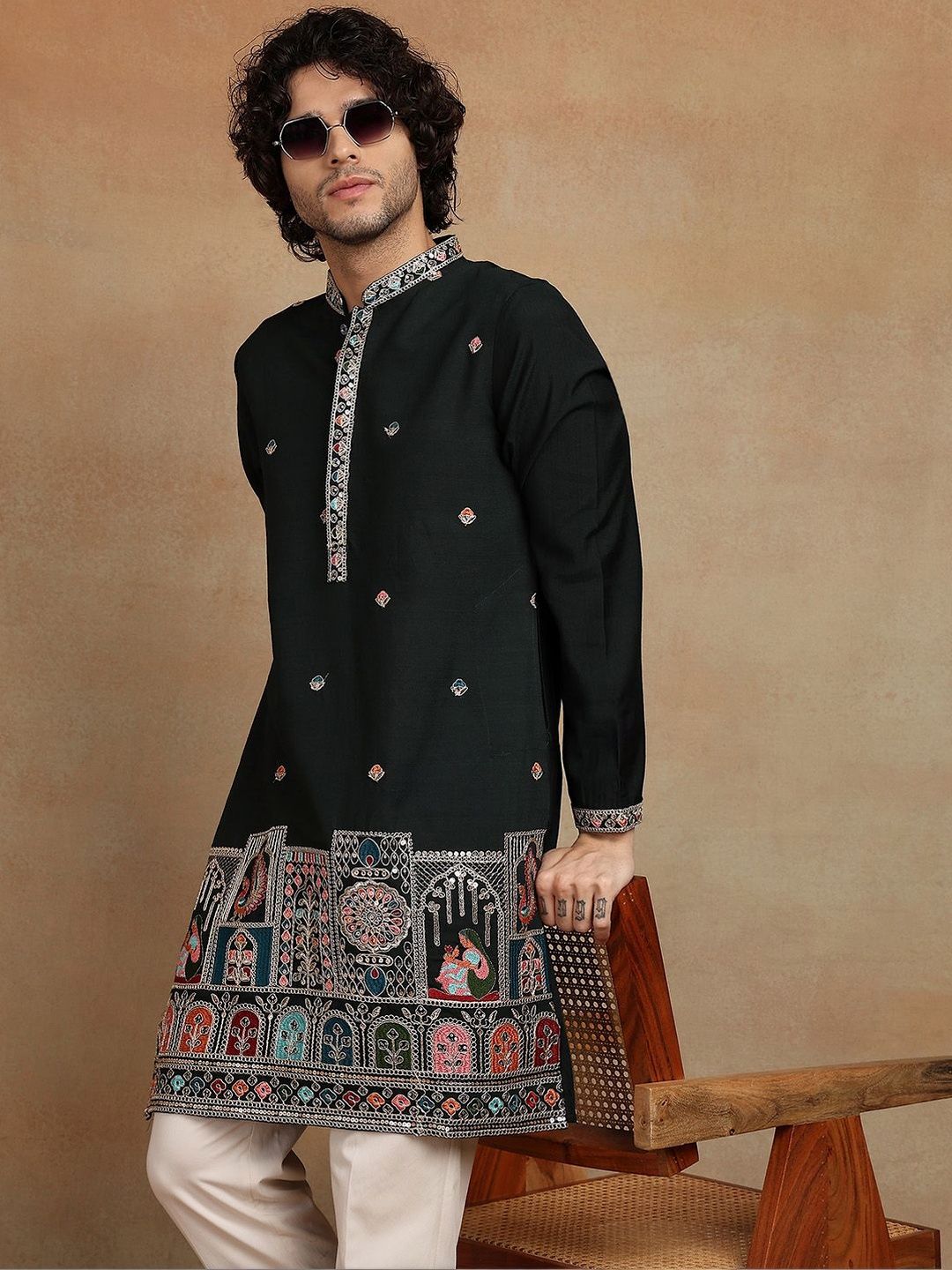 Men Embroidered Mandarin Collar Knee Length Straight Kurta