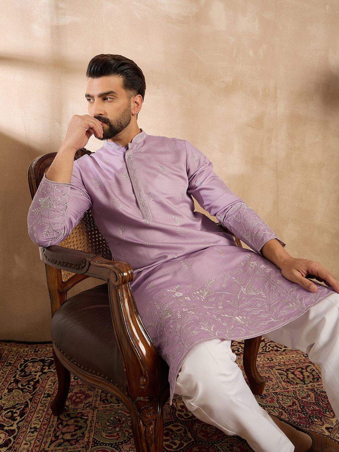Men Embroidered Straight Kurta