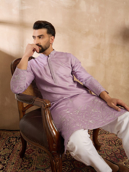 Men Embroidered Straight Kurta