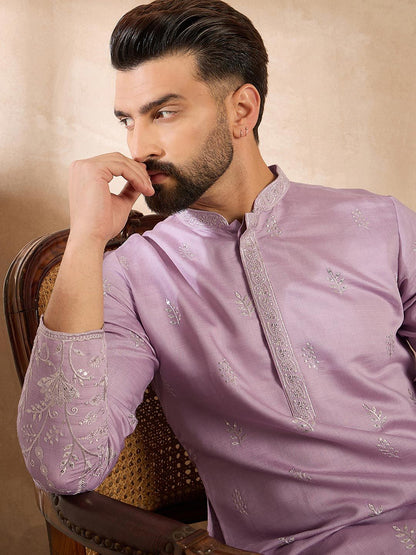 Men Embroidered Straight Kurta