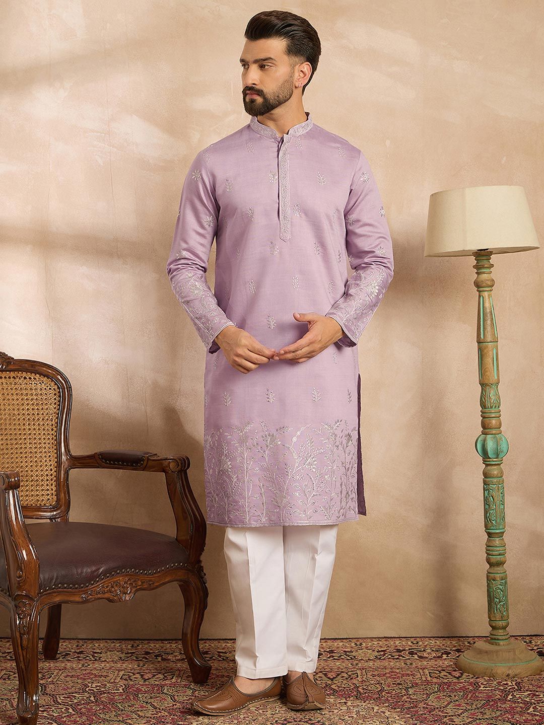 Men Embroidered Straight Kurta