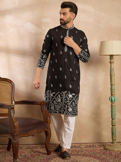Men Embroidered Straight Kurta