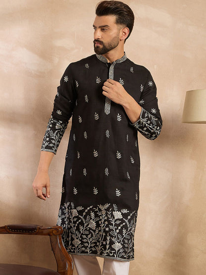 Men Embroidered Straight Kurta