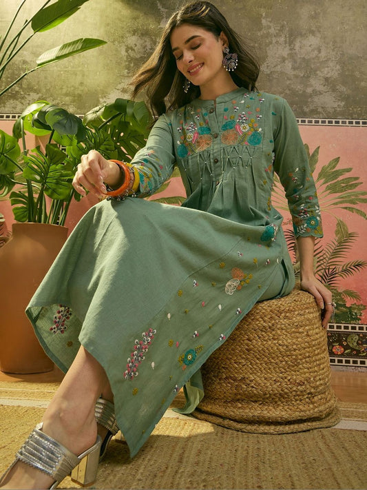 Embroidered Mandarin Collar Kurta & Trousers