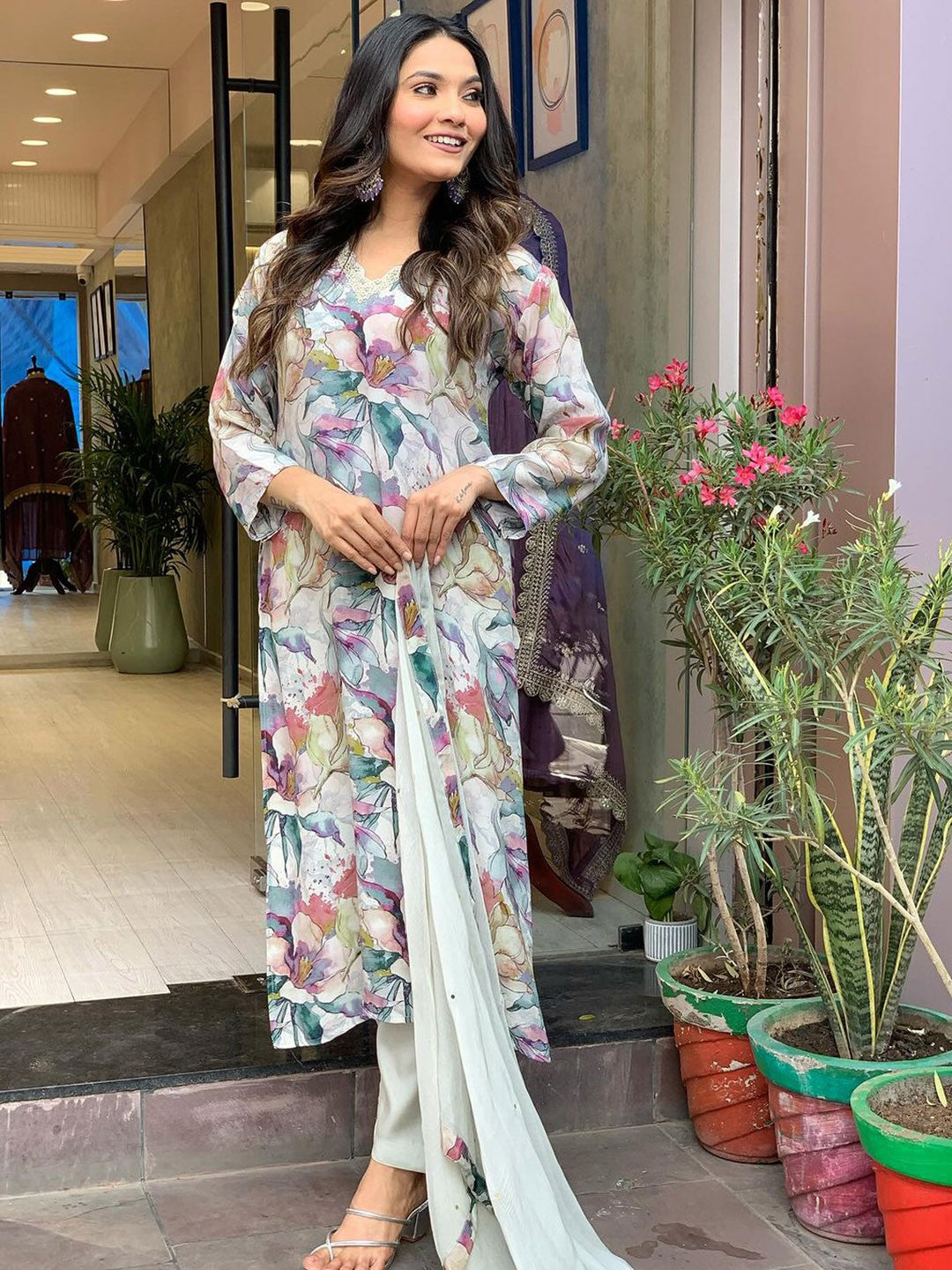 Floral Printed Kurta & Trousers With Dupatta