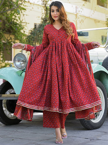 Women Red Pure Cotton Kurta Sets