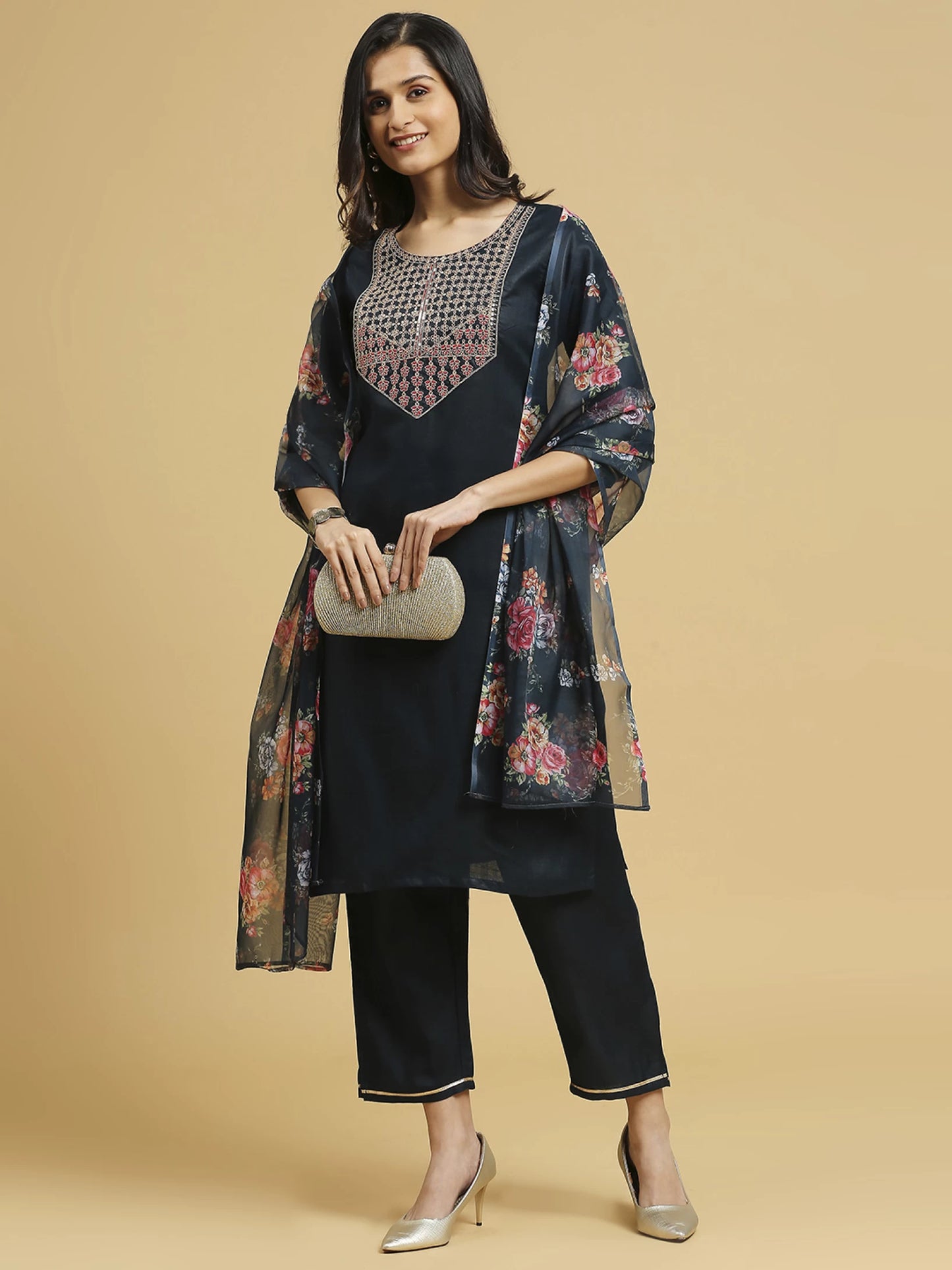 Women Cotton Blend Kurti Pant Dupatta Set