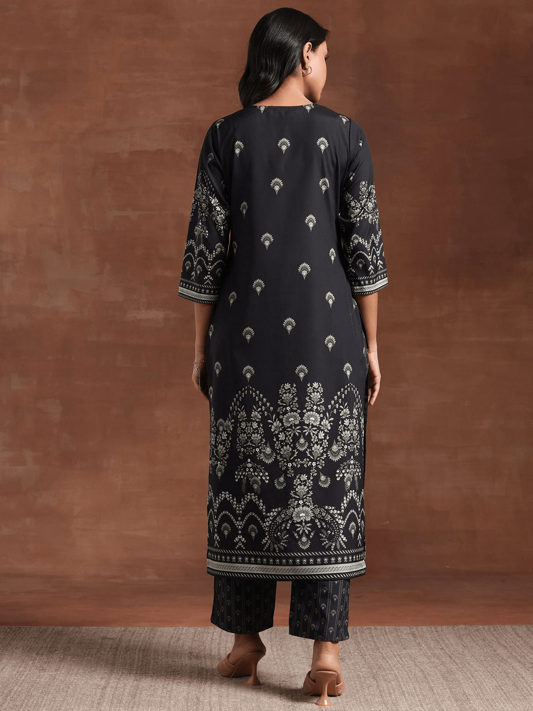 Floral Printed Keyhole Neck Three-Quarter Sleeves Kurta with Trousers