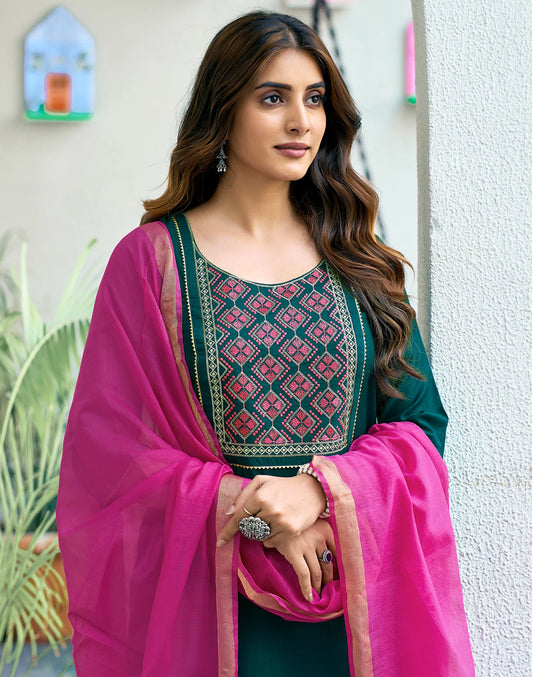 Women Cotton Blend Kurta Pant Dupatta Set