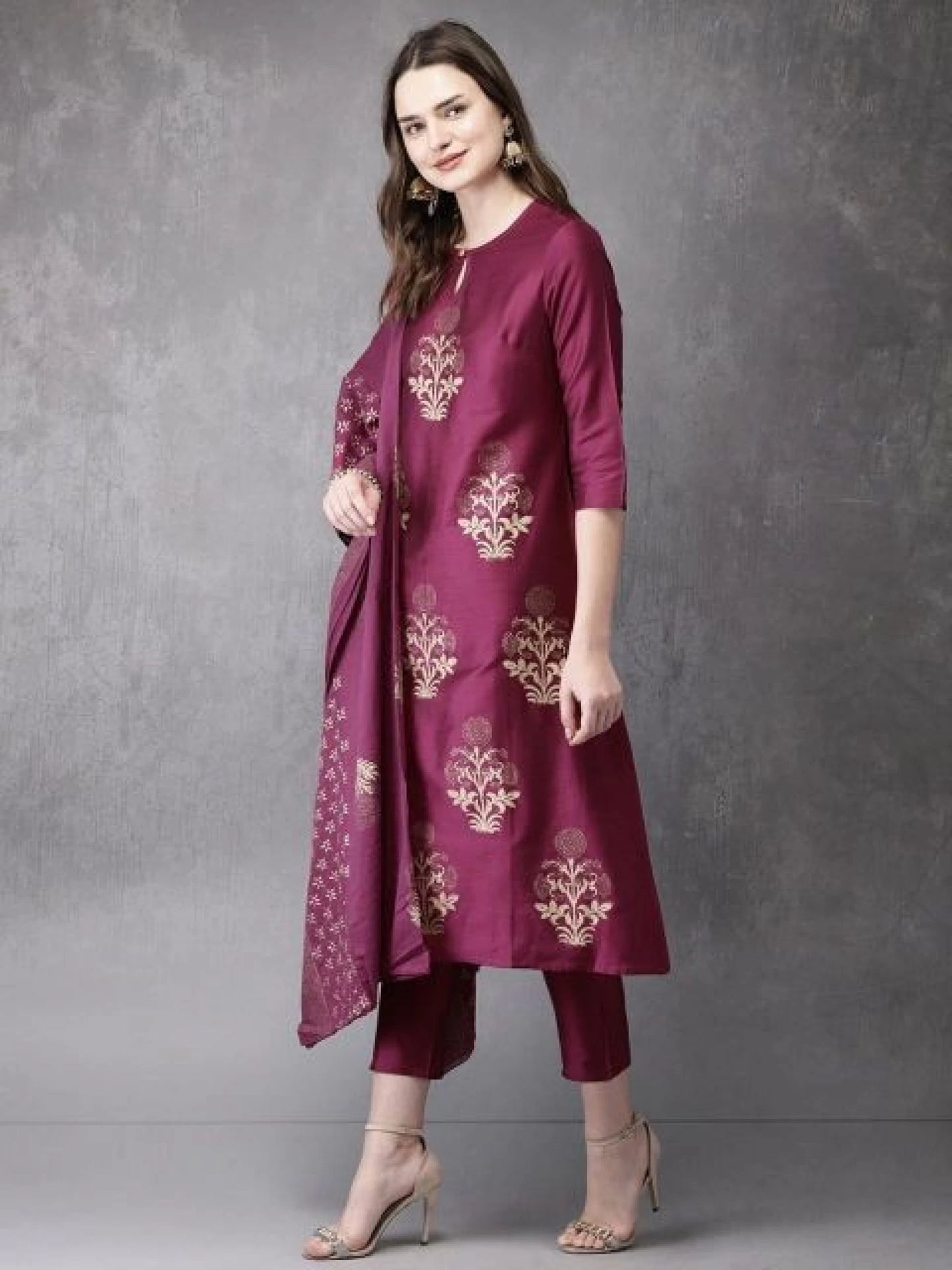 Women Cotton Blend Kurta Pant Dupatta Set