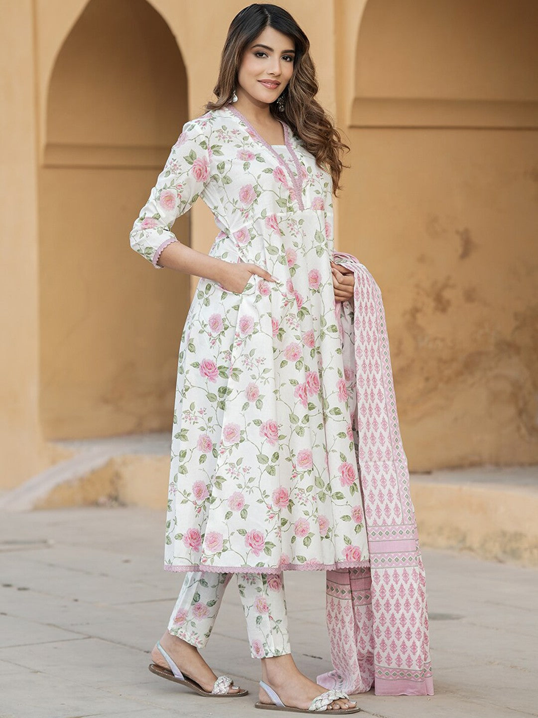 Women Floral Printed Regular Thread Work Pure Cotton Kurta with Trousers & Dupatta