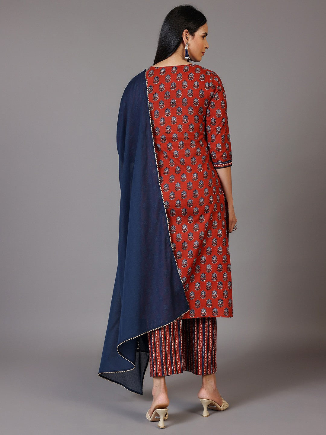 Floral Printed Regular Gotta Patti Pure Cotton Kurta With Trousers & Dupatta