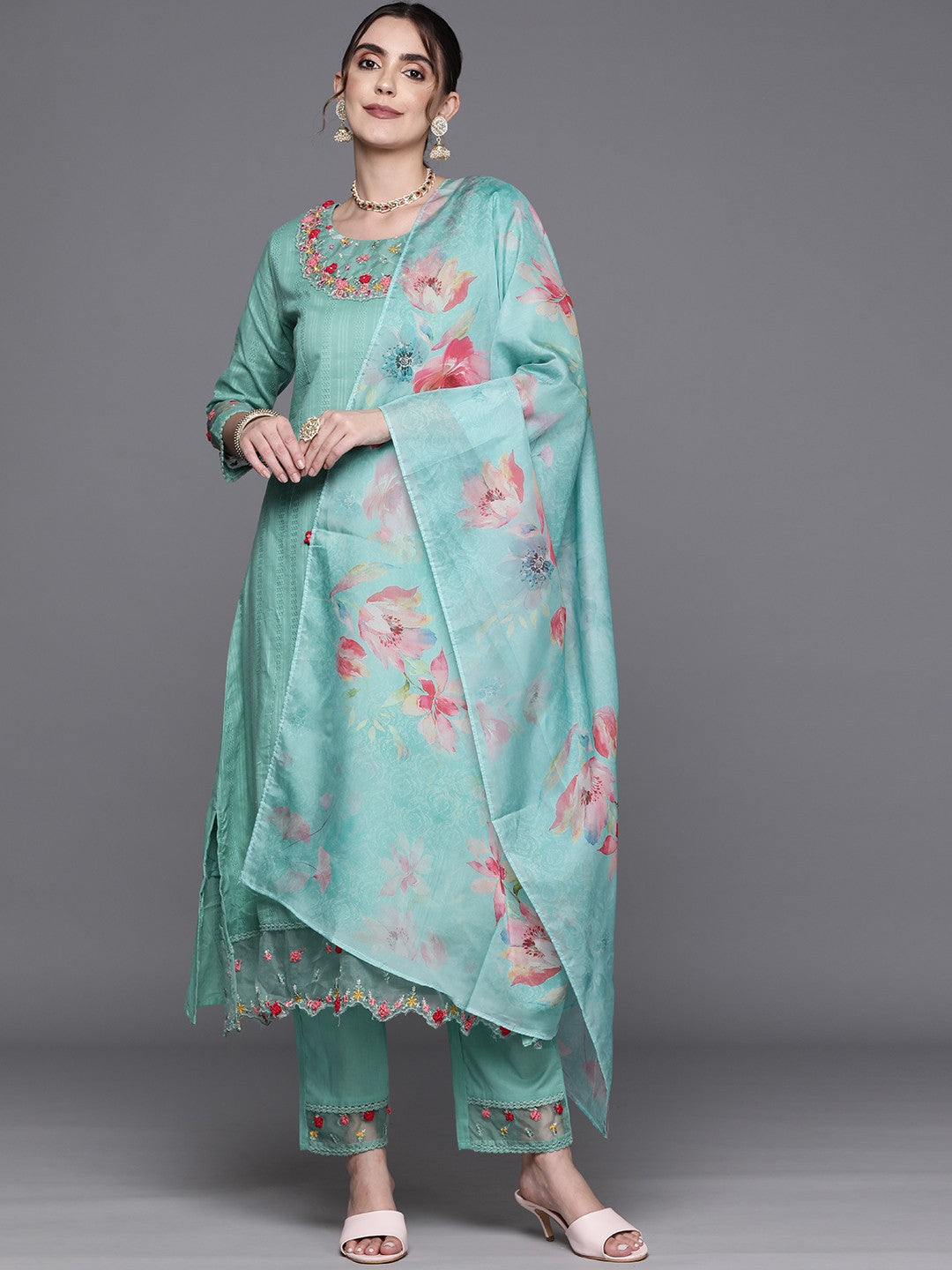 Floral Embroidered Panelled Thread Work Pure Cotton Kurta With Trousers & Dupatta