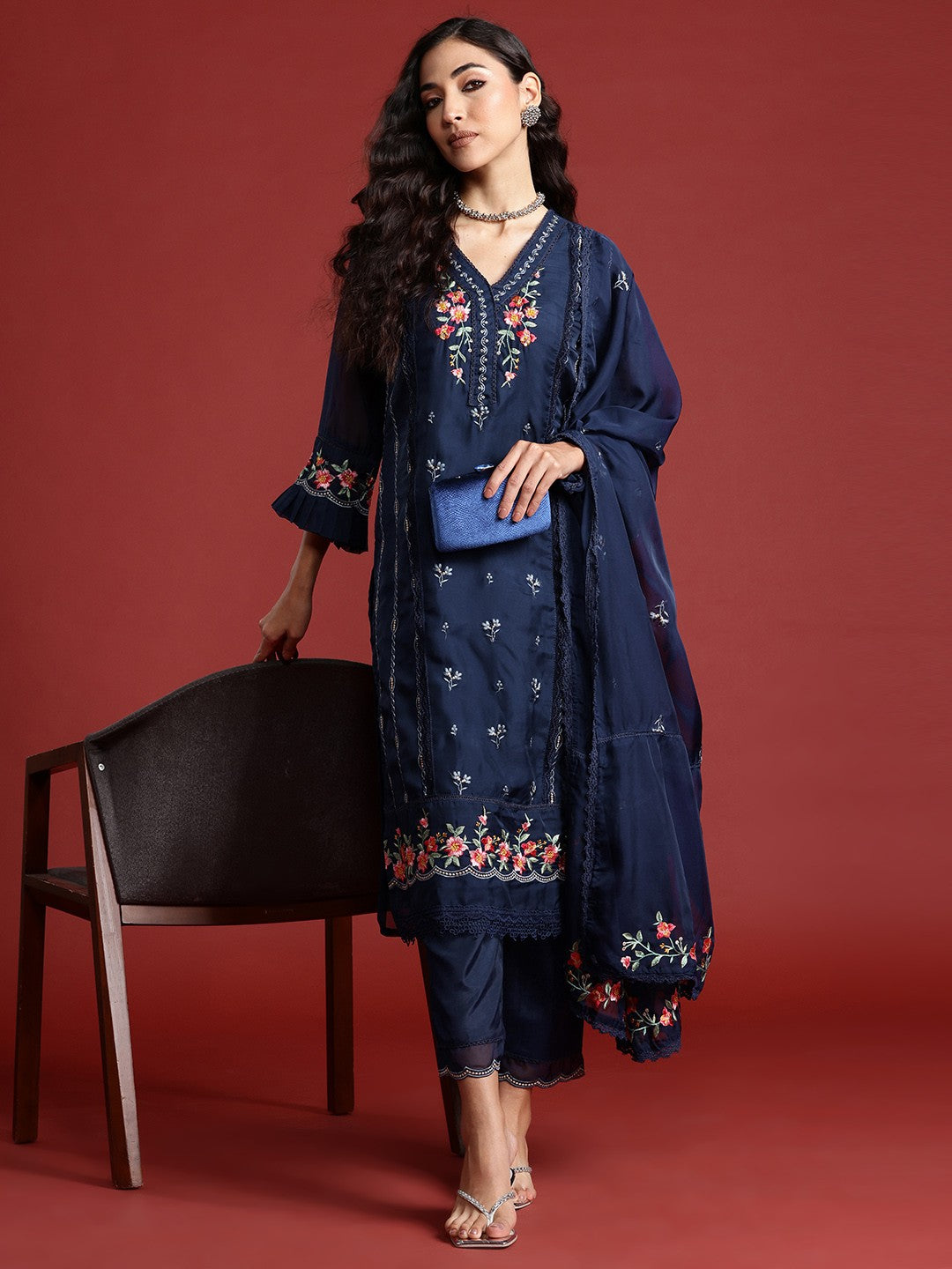 Women Floral Embroidered Panelled Thread Work Kurta with Trousers & With Dupatta