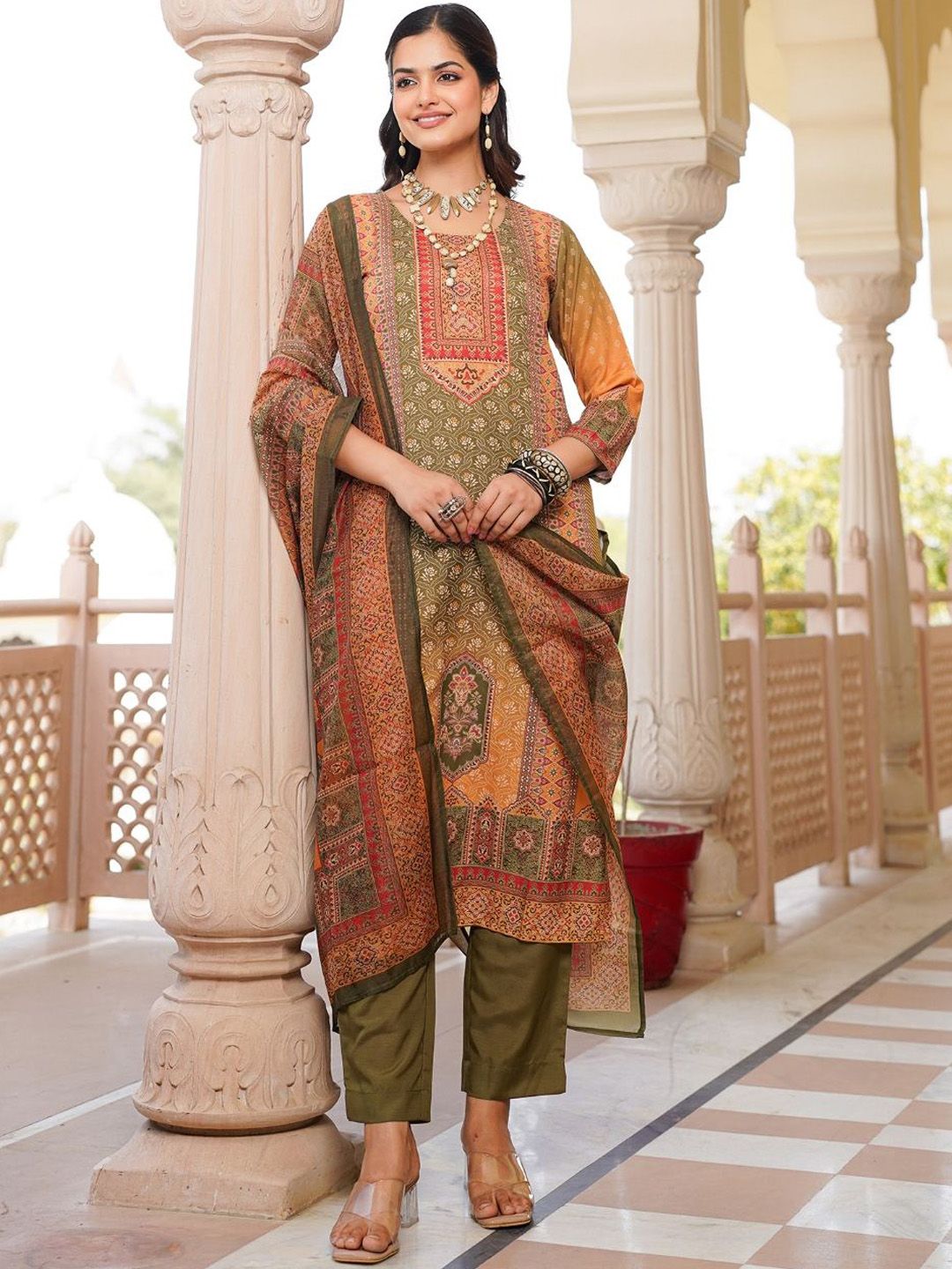Women Ethnic Motifs Printed Regular Kurta with Trousers & With Dupatta