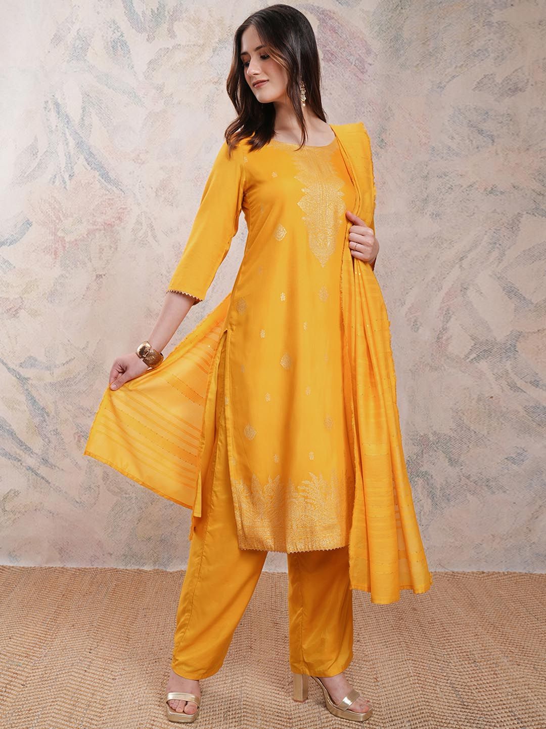 Women Ethnic Motifs Printed Straight Kurta With Trousers & Dupatta