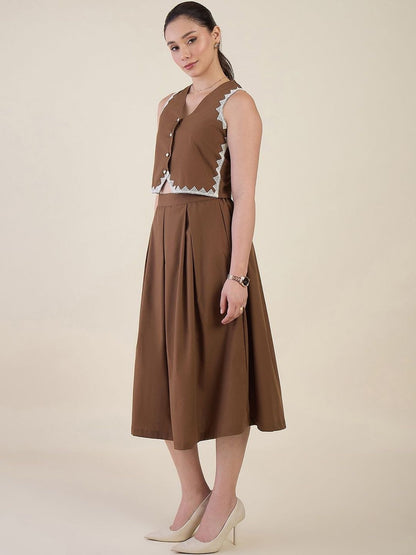 Lace Detail Cotton Solid Vest Top with Skirt