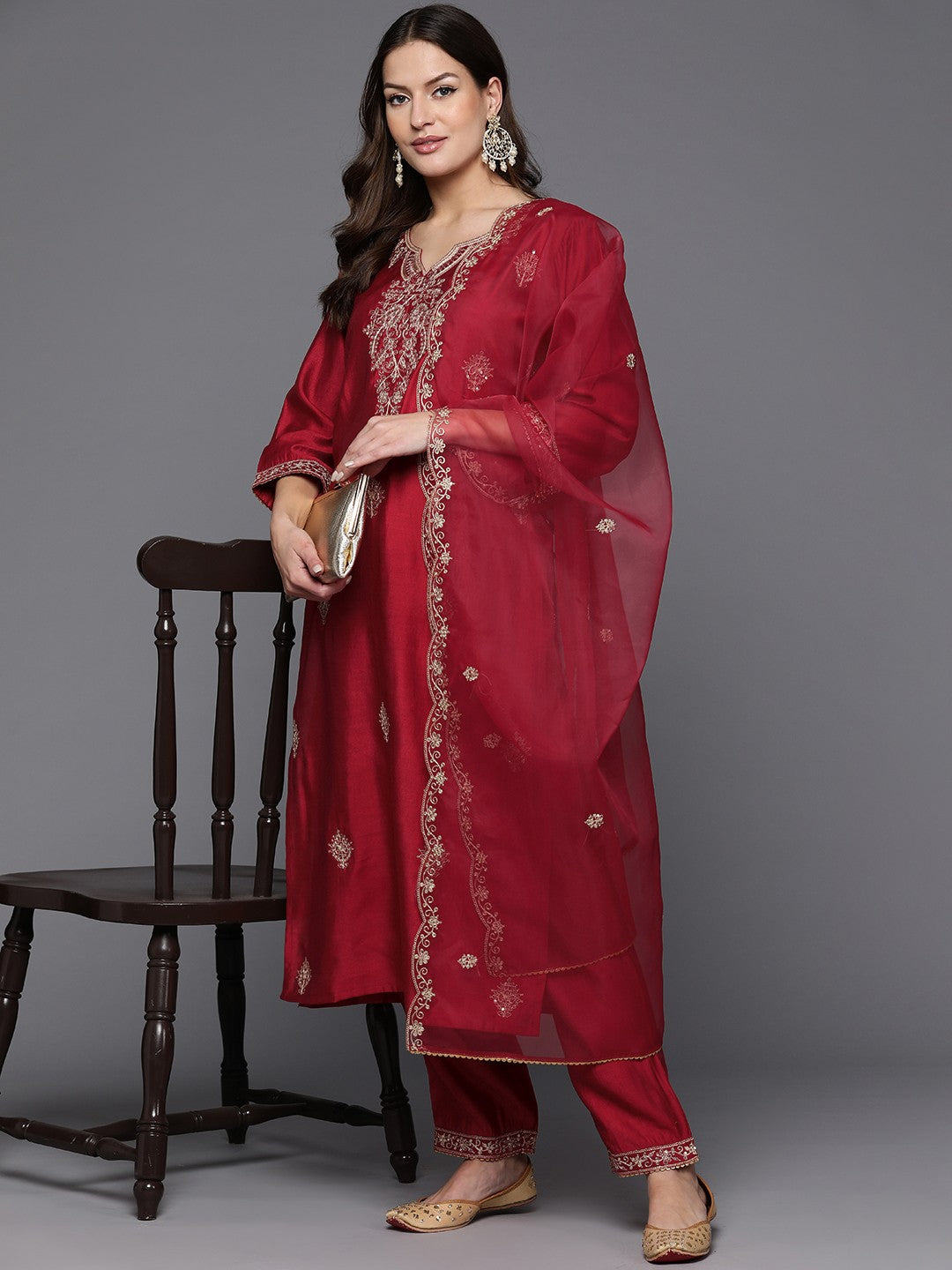 Women Floral Embroidered Regular Kurta with Trousers & With Dupatta