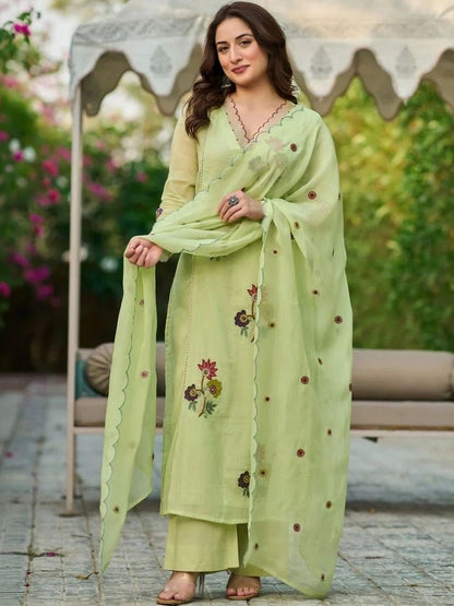 Women Floral Embroidered Regular Thread Work Raw Silk Kurta with Palazzos & With Dupatta