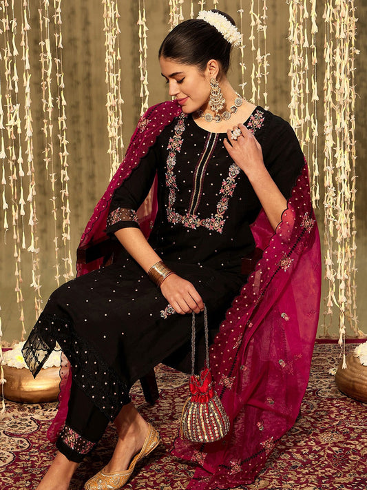 Floral Embroidered Regular Thread Work Kurta With Trousers & Dupatta