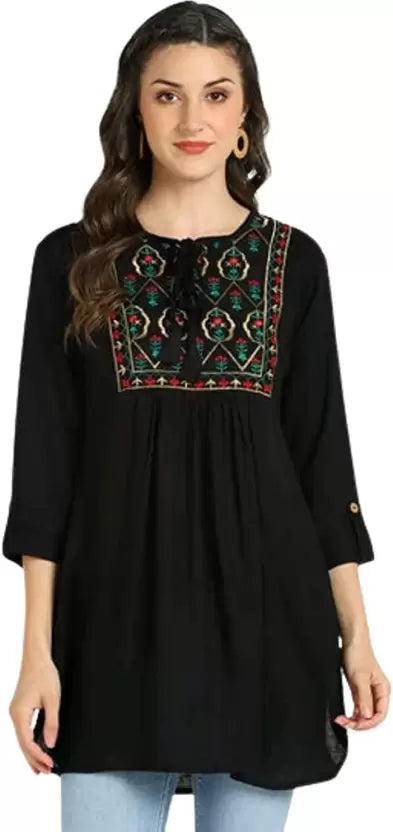 Women Embroidered Viscose Rayon Straight Kurta