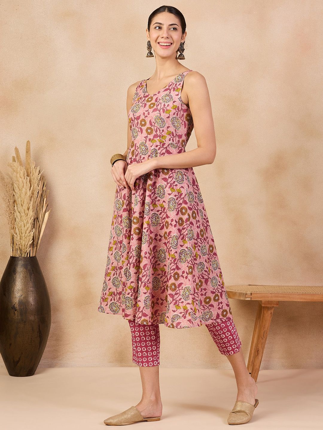 Women Floral Printed V-Neck Regular Pure Cotton A-Line Kurta With Trousers