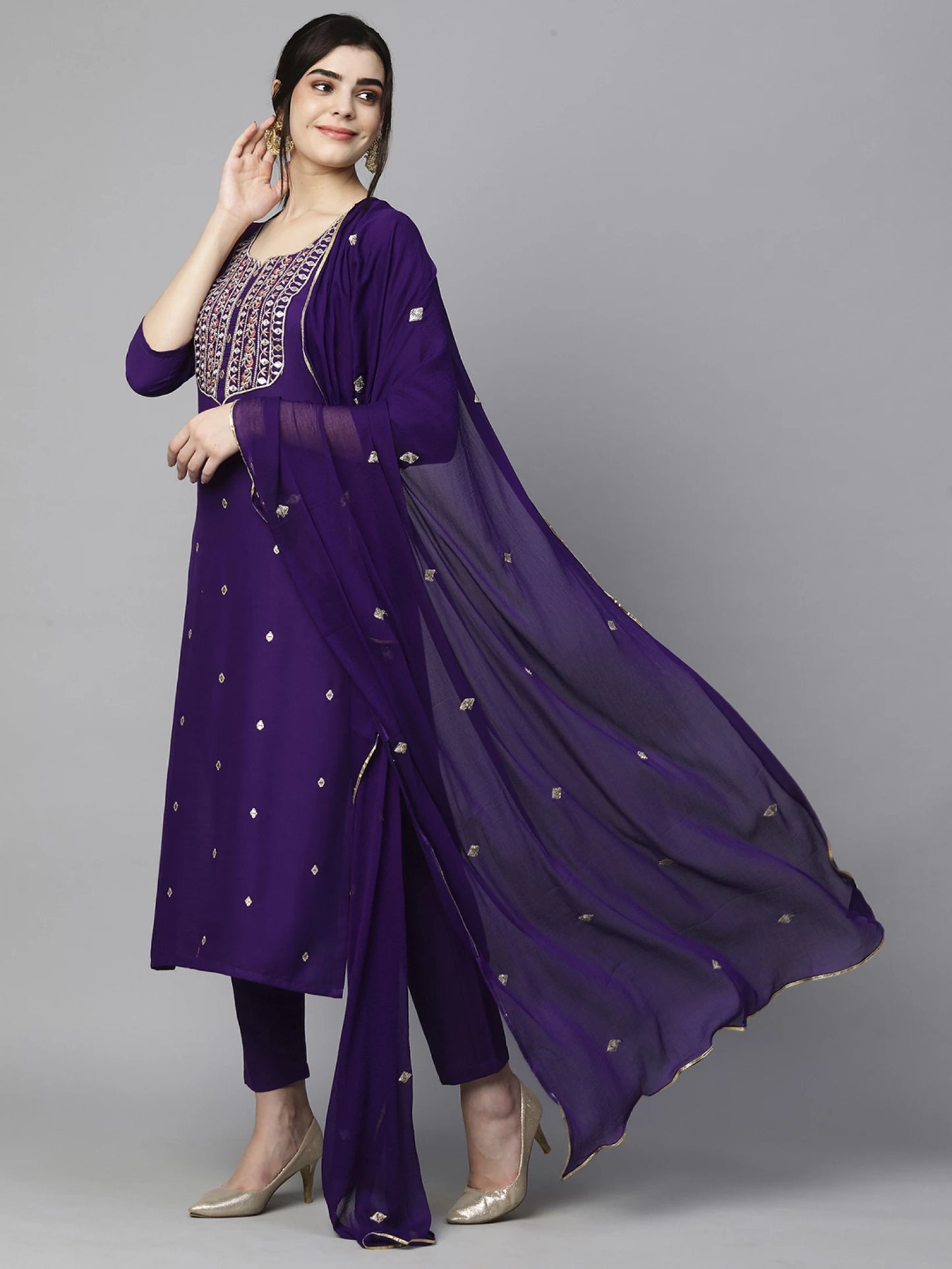 Women Cotton Blend Kurta Pant Dupatta Set