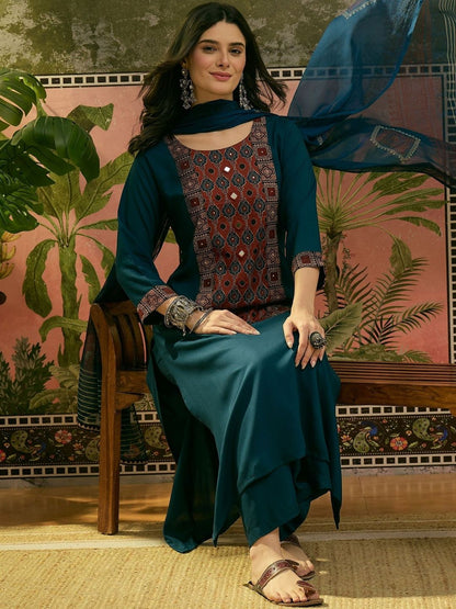 Printed Round Neck Kurta & Palazzos With Dupatta