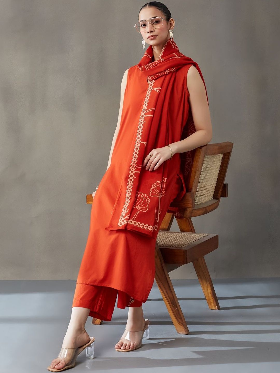 Everyday Workwear Women Ethnic Motifs Dyed Regular Pure Cotton Kurta with Trousers & With Dupatta