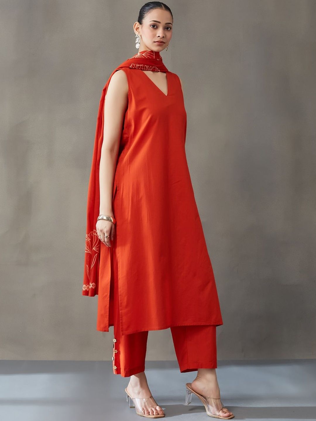 Everyday Workwear Women Ethnic Motifs Dyed Regular Pure Cotton Kurta with Trousers & With Dupatta