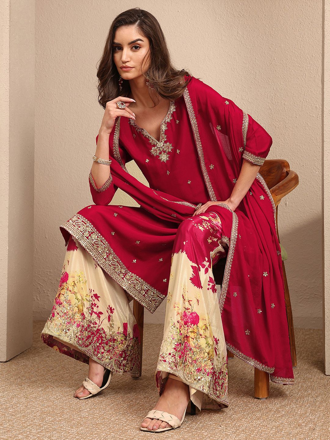 Women Floral Embroidered Regular Kurta with Palazzos & With Dupatta