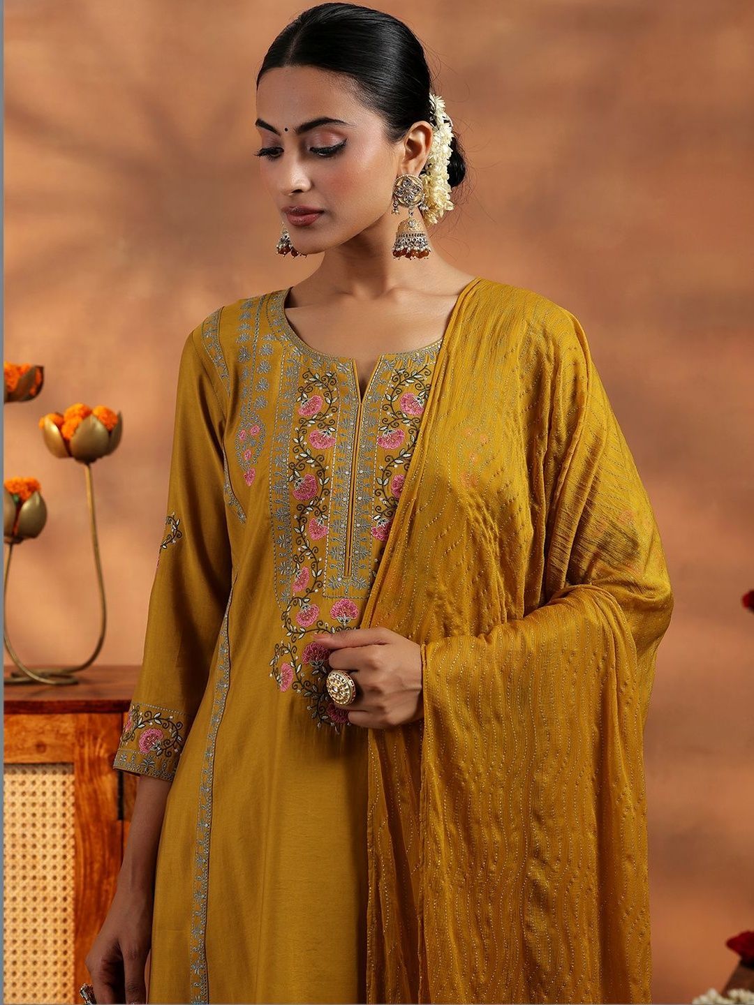 Women Floral Embroidered Panelled Thread Work Kurta with Salwar & With Dupatta